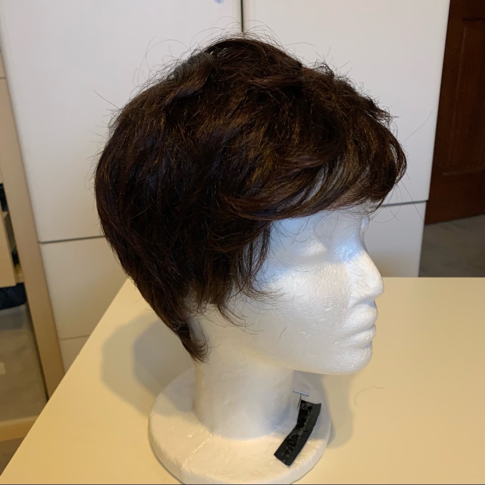 Women’s synthetic wig dark brown, size Small